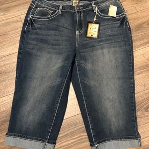 Earl Jeans Plus Size 16 Cropped Denim Capri